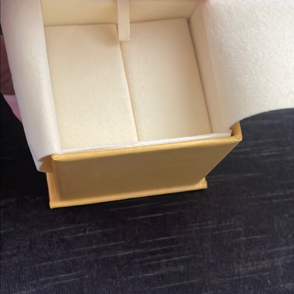 Fendi Gold Box - Picture 3 of 4